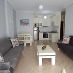 Modern Spacious 1 Bedroom Flat Next To The Beach