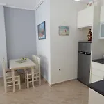 Modern Spacious 1 Bedroom Flat Next To The Beach