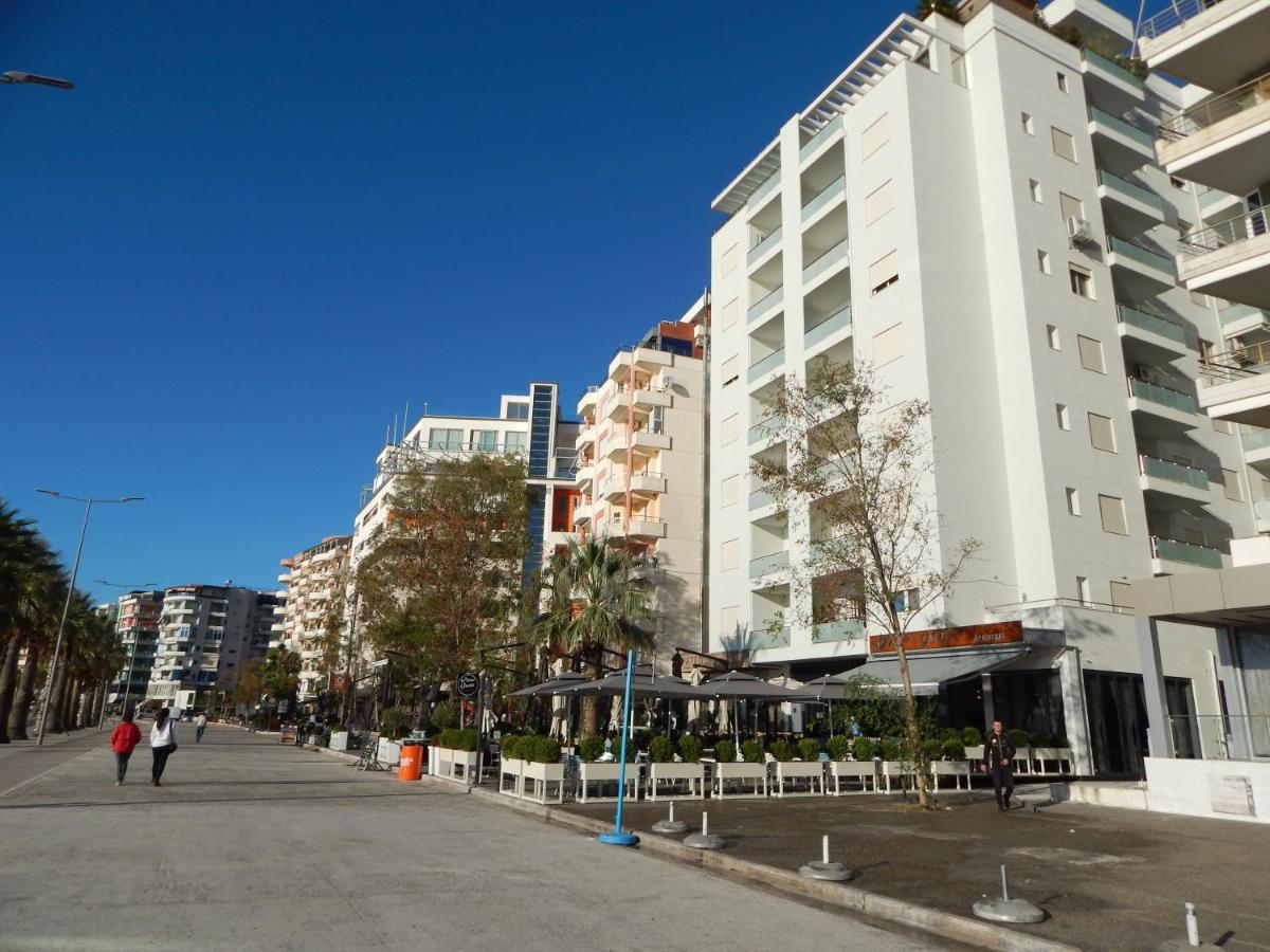 Modern Spacious 1 Bedroom Flat Next To The * Vlorë